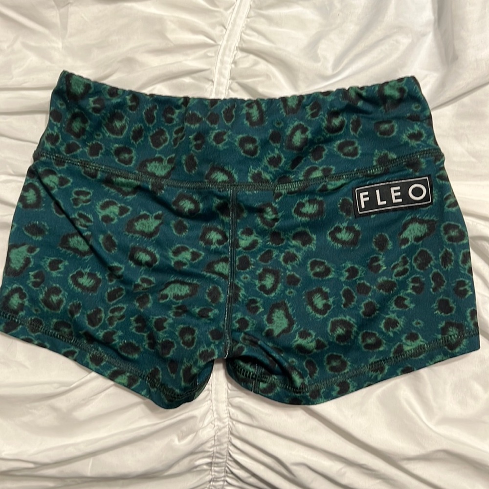 Green Leopard FLEO shorts